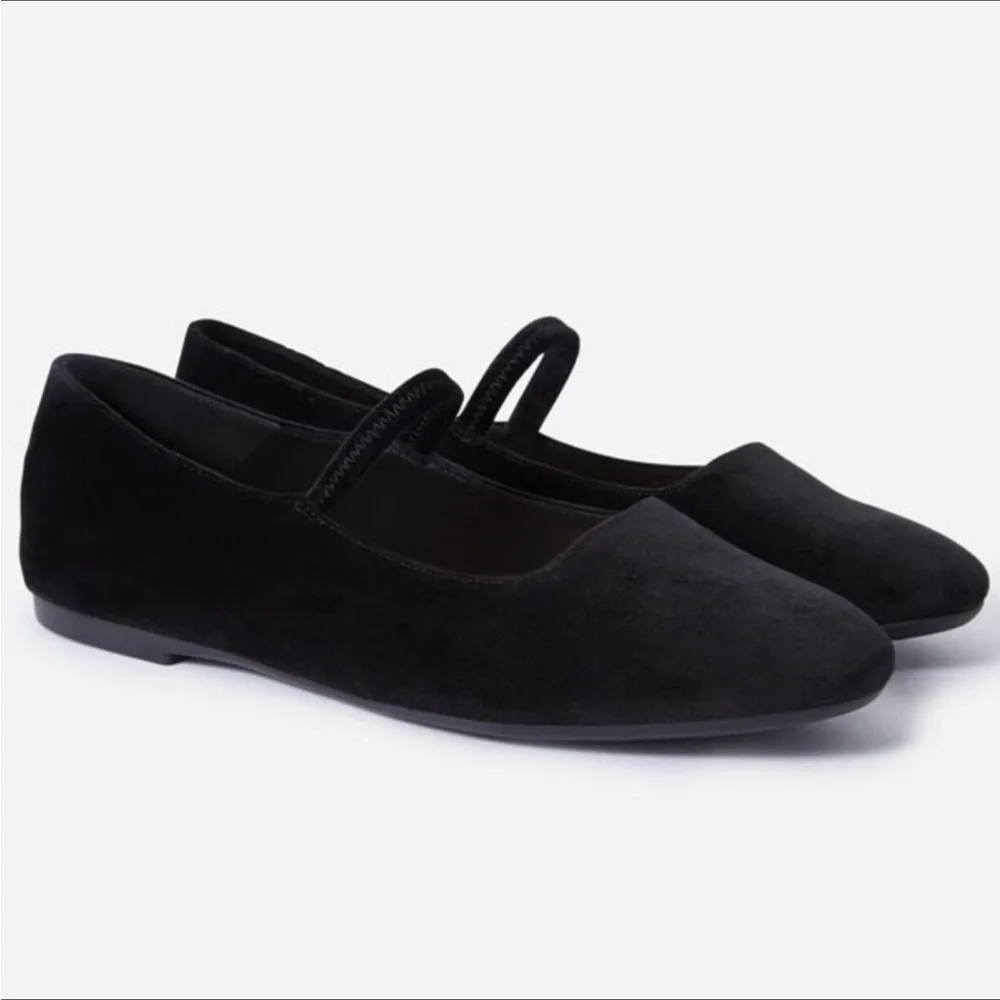 EVERLANE Mary Jane in Plush Velvet Black Slip On Flats Straps Size 7 NEW